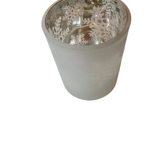 Slatkin & Co. Set of 2  Dancing Tealight Holders Red Reindeer & Silver Snowflake - Picture 3 of 12